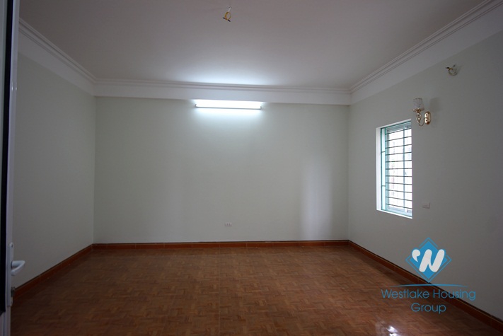 Unfurnished house on the lake side for rent in Tay Ho area, Hanoi.